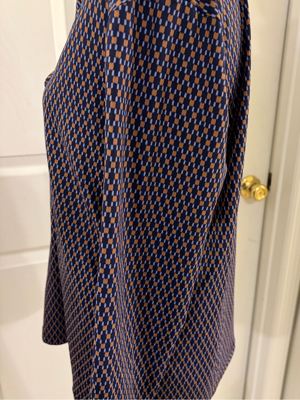 J. McLaughlin Durham ruffled top geometric navy brown Catalina cloth women’s XL - Picture 4 of 9